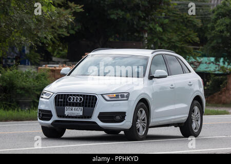 Chiangmai, Thailand - 23. August 2018: Private SUV von Audi Q3. Foto an der Straße Nr. 121 ca. 8 km von der Innenstadt von Chiang Mai, Thailand. Stockfoto