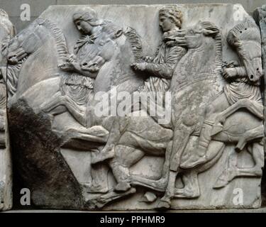 Parthenon. Nord Fries. Reiter. Stein Anzahl N XLIV, Zahlen, N122, N123. 5. Jahrhundert v. Chr.. Pentelic Marmor. Akropolis von Athen. Griechenland. British Museum. London, Vereinigtes Königreich. Stockfoto