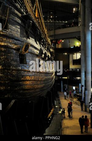 Kriegsschiff Vasa. Auf Befehl des Königs von Schweden Gustav Adolf 1626-1628 gebaut. Geschützstellung. Vasa-Museum. Stockholm. Schweden. Stockfoto