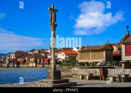 Combarro Kreuz galizischen Dorf in Pontevedra in Galicien Spanien Stockfoto