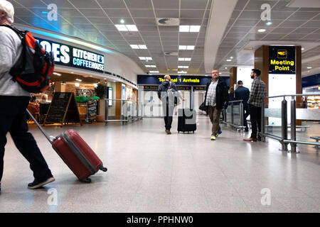 Der internationale Flughafen Manchester T1 Ankunftshalle mit Ankunft Stockfoto