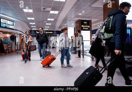 Der internationale Flughafen Manchester T1 Ankunftshalle mit Ankunft Stockfoto