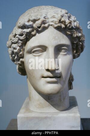 Apollo (Kassel-Typ). Späten 2. Jahrhundert n. Chr. Römische Kopie der ursprünglichen Statue Phidias (460-450 v. Chr.) zugeschrieben. Nationales Archäologisches Museum, Naples. Italien. Stockfoto