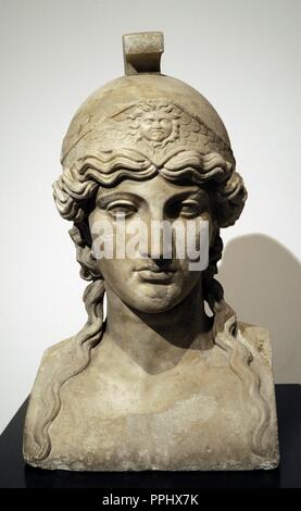 Göttin Athene. Römische Büste. 1. Jahrhundert v. Chr.. Marmor. Rechteckigen Peristyls. Villa der Papyri, Herculaneum. Nationalen Archäologischen Museum. Neapel. Italien. Stockfoto