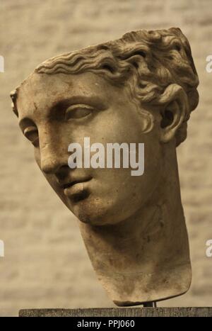 Detail der Kopf der Statue der Göttin, wahrscheinlich Aphrodite. Römische Kopie eines griechischen Originals des 3. Jahrhunderts vor Christus. Glyptothek. München. Deutschland. Stockfoto