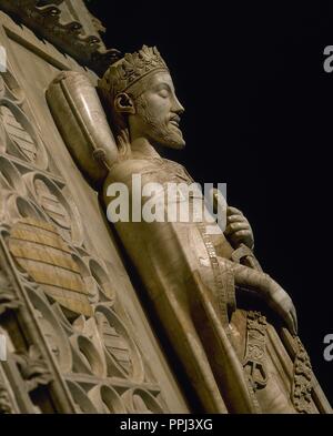 James I., der Eroberer (Montpellier, 1208 - Valencia, 1276). König von Aragon und Graf von Barcelona. Grab des Königs mit einer monastischen Armaturenwand, Detail. Königliche Pantheon (Nordseite). Kloster von Poblet. Vimbodi, Provinz Tarragona, Katalonien, Spanien. Stockfoto