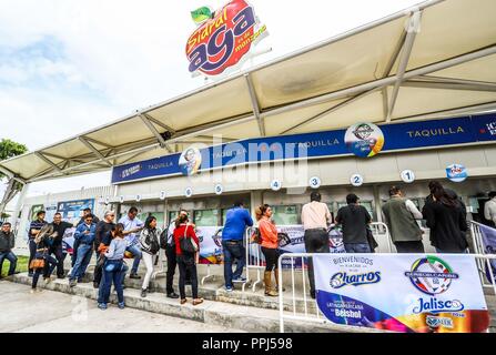 Aspekte der Panamerikanischen Stadion oder Stadion von Los Charros de Jalisco, vor Beginn der morgigen Baseball party Serie del Caribe 2018 zu werden. Stockfoto