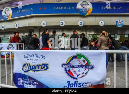 Aspekte der Panamerikanischen Stadion oder Stadion von Los Charros de Jalisco, vor Beginn der morgigen Baseball party Serie del Caribe 2018 zu werden. Stockfoto