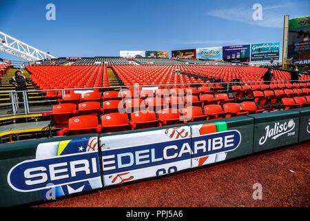 Panoramablick auf das Estadio Charros de Jalisco Stadium vor Beginn der Tätigkeit des Karibischen Baseball Serie mit einem Wettbewerb Stockfoto