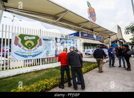 Aspekte der Panamerikanischen Stadion oder Stadion von Los Charros de Jalisco, vor Beginn der morgigen Baseball party Serie del Caribe 2018 zu werden. Stockfoto