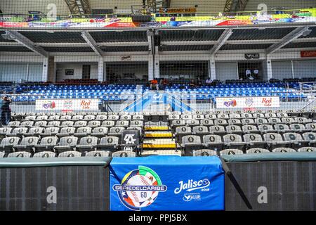 Panoramablick auf das Estadio Charros de Jalisco Stadium vor Beginn der Tätigkeit des Karibischen Baseball Serie mit einem Wettbewerb Stockfoto