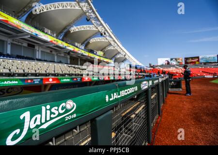 Panoramablick auf das Estadio Charros de Jalisco Stadium vor Beginn der Tätigkeit des Karibischen Baseball Serie mit einem Wettbewerb Stockfoto