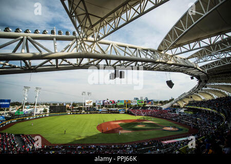 Vista panorámica del Estadio Panamericano o Estadio de Los Charros de Jalisco. Stadion. . Partido de Beisbol de la Serie del Caribe con el encuentro Stockfoto