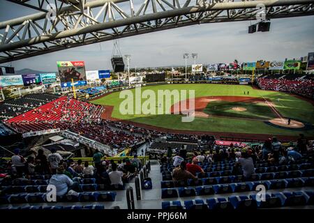 Vista panorámica del Estadio Panamericano o Estadio de Los Charros de Jalisco. Stadion. . Partido de Beisbol de la Serie del Caribe con el encuentro Stockfoto