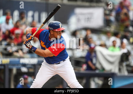 Miguel Cabrera de Venezuela da de Hit en el sexto Inning, durante el Partido entre Italia vs Venezuela, World Baseball Classic en Estadio Charros de J Stockfoto