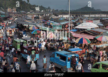 Belebten Markt Szene in Tacloban City, Leyte, Philippinen Stockfoto