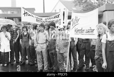 Warnstreik der IG Metall Mitbestimmung bei Thyssen in Oberhausen am 30.07.1980. . | Verwendung weltweit Stockfoto