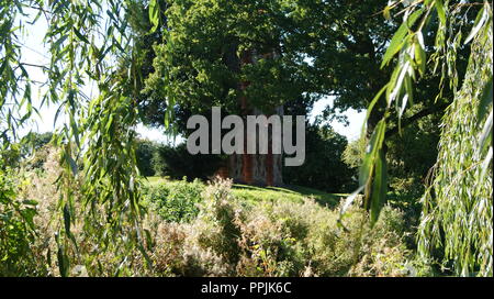 Caludon Schlosspark und Ruinen Stockfoto