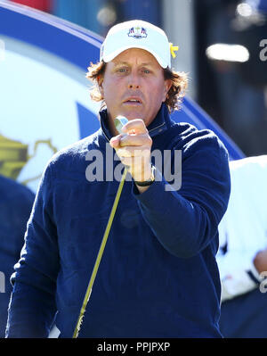 Die USA Phil Mickelson während der Vorschau Tag drei der Ryder Cup bei Le Golf National, Saint-Quentin-en-Yvelines, Paris. Stockfoto