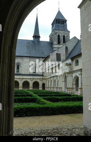 Saint Benoit Innenhof Teil der Abbaye de Fontevraud (Königliche Abtei von Fontevraud oder Fontevrault) im Dorf von Fontevraud-l'Abbaye, Cl Stockfoto