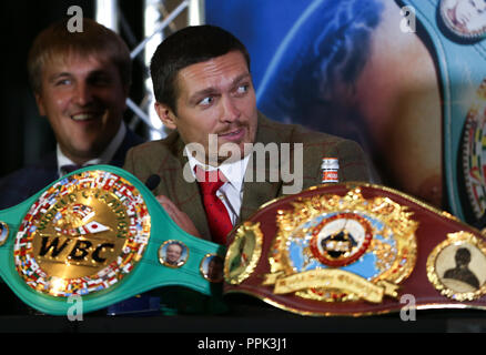 Während der oleksandr Oleksandr Usyk Usyk und Tony Bellew Pressekonferenz in Manchester, UK. Bild Datum: 24. September 2018. Foto sollte Stockfoto