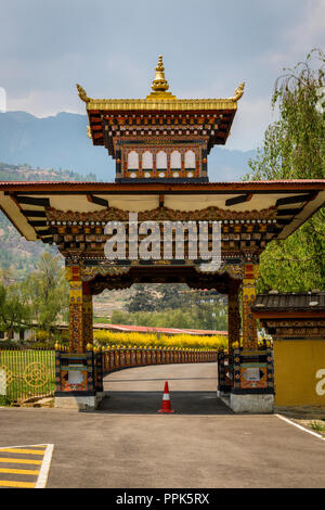 Eingangstor der Palast des Königs in Thimpu, der Hauptstadt der Himalaja Königreich Bhutan Stockfoto