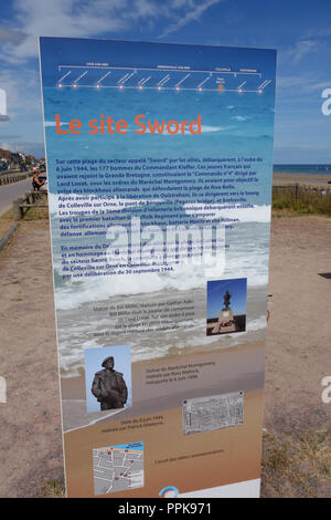 Gedenktafel am Denkmal Statue, die Erinnerung an den D-Day piper Bill Millin, Sword, Calvados, Frankreich Stockfoto