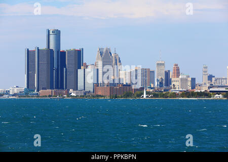Die Skyline der Stadt Detroit über den Fluss von Belle Isle Park, in Michigan in den USA Stockfoto