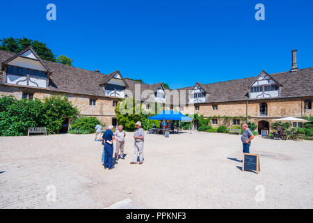 Lacock Abbey Innenhof, Wiltshire, England, Vereinigtes Königreich, Europa Stockfoto