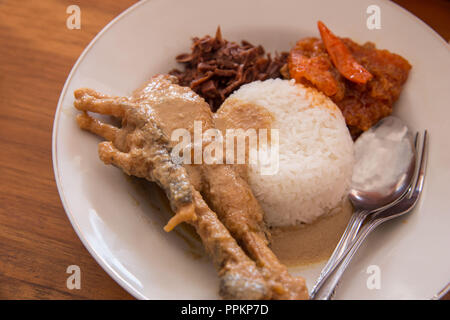 Indonesisches traditionelles Essen, gudeg ceker Stockfoto