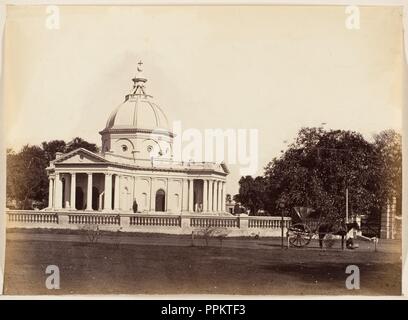 [St. James Kirche, Delhi]. Artist: Unbekannt. Abmessungen: Bild: 17,8 x 24,3 cm (7 x 9 9/16 in.) Mount: 27,5 x 23,3 cm (10 13/16 x 9 3/16 in.) Drucken vertikal montiert. Datum: 1850. Museum: Metropolitan Museum of Art, New York, USA. Stockfoto