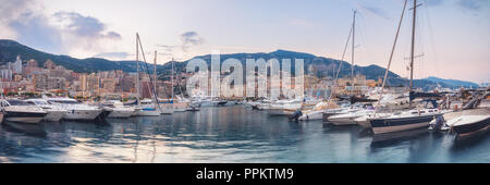 Abend auf Monaco Promenade mit keine Personen Stockfoto