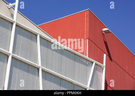 Metall Muster Architektur details Fassade Metall geometrische Struktur Stockfoto