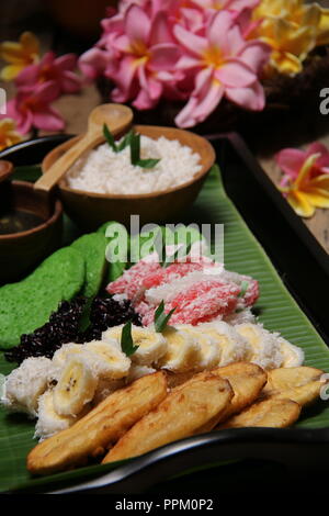 Lima Jaja Bali. Fünf Arten von balinesischen traditionellen Kuchen. Stockfoto