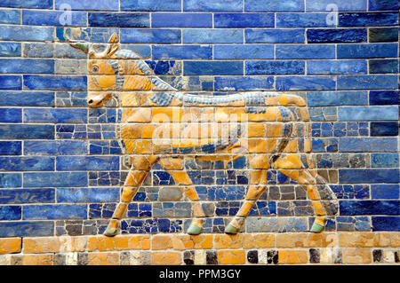 Detail der Ischtar-tor Babylon. Pergamonmuseum. Berlin, Deutschland Stockfoto