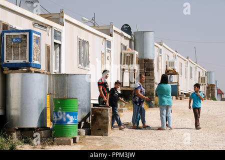 Container Lager der christlichen Flüchtlinge in Seji, Irak, Kurdistan Region - Containercamp christlicher Flüchtlinge in Seji, Irak, Region Kurdistan Stockfoto