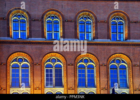 Fenster des Rathaus (Town Hall). Berlin, Deutschland Stockfoto