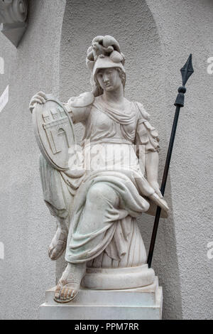 Pallas Athene Statue auf Castle Hill in Budapest, Ungarn Stockfoto