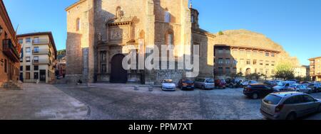 Die heilige Maria Kirche (Iglesia de Santa María de los Sagrados Corporales), eine Romanische, gotische und barocke Kirche in Daroca, einer Stadt in Aragon, Spanien Stockfoto