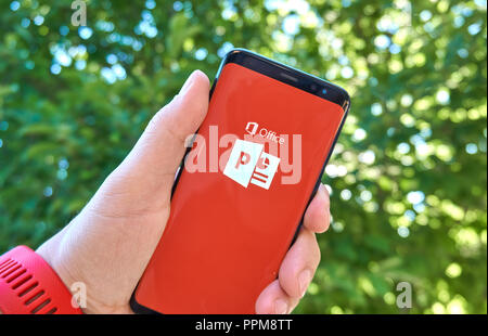MONTREAL, KANADA - 28. August 2018: Microsoft PowerPoint android app auf Samsung S8-Bildschirm. Stockfoto