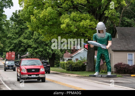 Gemini Giant Statue auf der Route 66, neben der Startrampe Drive-In, Eingang der Stadt Wilmington, Illinois. Stockfoto