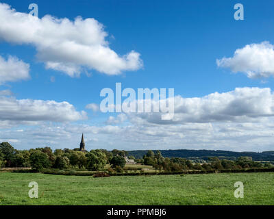 Der St. Barnabas Kirche Weeton über Felder im unteren Wharfedale North Yorkshire England Stockfoto