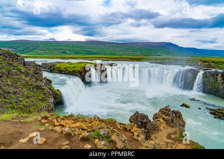 Ansicht der Godafoss Wasserfall auf dem Fluss Bardardalur Skjalfandafljot im Bezirk der nordöstlichen Region von Island Stockfoto