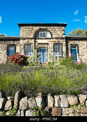 Ehemaliger Armenhäuser an Leathley in der Washburn Valley North Yorkshire England Stockfoto