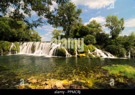 Koćuša Wasserfall - Einer der schönsten Wasserfälle der südlichen Bosnien und Herzegowina im Dorf Veljaci in Ljubuški Gemeinde Stockfoto