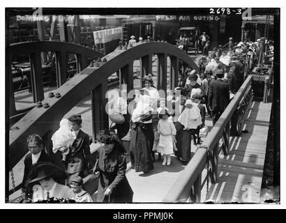 Bord der Fähre für Frischluft-Ausflug Stockfoto