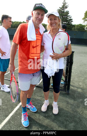 4. Jährliche JMTP Pro-Am Veranstaltung, in den Hamptons in Amagansett, New York. Mit: John McEnroe, Martina Navratilova Wo: Amagansett, New York, United States Wenn: 25. Aug. 2018 Credit: IZZY/WENN.com Stockfoto