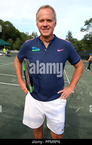 4. Jährliche JMTP Pro-Am Veranstaltung, in den Hamptons in Amagansett, New York. Mit: Patrick McEnroe Wo: Amagansett, New York, United States Wenn: 25. Aug. 2018 Credit: IZZY/WENN.com Stockfoto