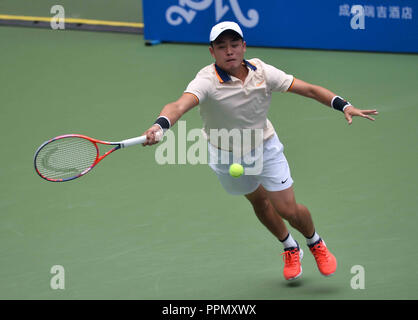 September 26, 2018 - Chengdu, China - Wu Yibing in Aktion gegen kanadische Tennisspielerin F. Auger-Aliassime wer besiegt Yibing 2-1 bei 2018 ATP in Chengdu Chengdu öffnen. (Bild: © SIPA Asien über ZUMA Draht) Stockfoto