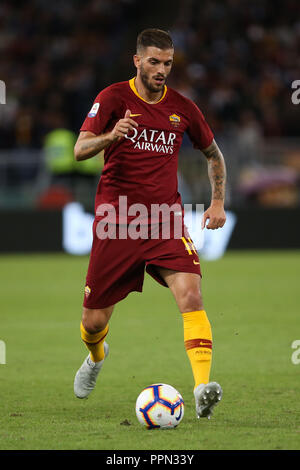 Stadio Olimpico, Rom, Italien. 26 Sep, 2018. Serie A Fussball, Roma gegen Frosinone; Davide Santon von Roma steuert die Kugel Credit: Aktion plus Sport/Alamy leben Nachrichten Stockfoto